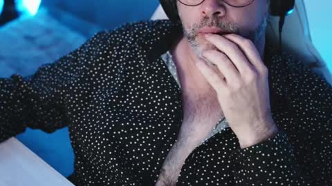 Sanders online show from 02/20/25, 03:01