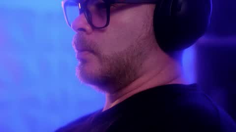 Sanders online show from 11/28/25, 05:10