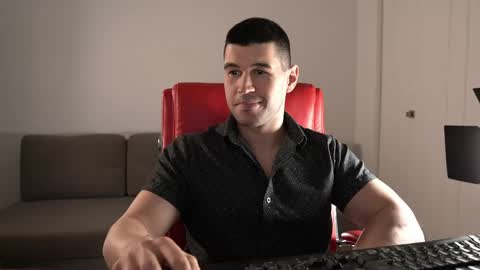 Snapshot of sandow_ chatting on 04/30/26, 10:14 Sandow online show from 04/30/26, 10:14