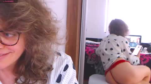 Snapshot of sandra10031989 chatting on 02/14/25, 03:15 Sandra online show from 02/14/25, 03:15