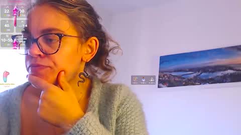 Snapshot of sandra10031989 chatting on 10/08/25, 03:20 Sandra online show from 10/08/25, 03:20