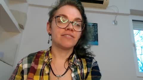 Snapshot of sandra10031989 chatting on 03/26/26, 04:12 Sandra online show from 03/26/26, 04:12