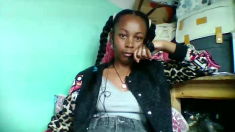 sandra1253099 online show from 10/03/25, 07:22