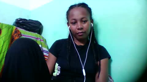 sandra1253099 online show from 12/16/25, 06:24