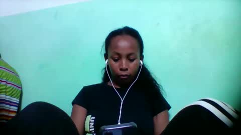 sandra1253099 online show from 12/17/25, 06:36