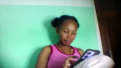 Snapshot of sandra1253099 chatting on 04/21/26, 05:28 sandra1253099 online show from 04/21/26, 05:28