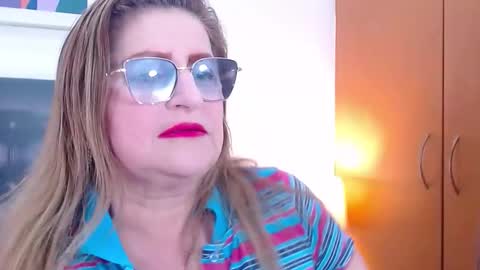 SANDRA online show from 10/11/25, 10:47