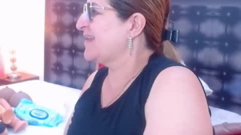 SANDRA online show from 11/19/25, 10:48