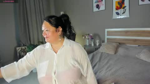 Snapshot of sandra__jackson chatting on 06/07/26, 02:59 sandra__jackson online show from 06/07/26, 02:59