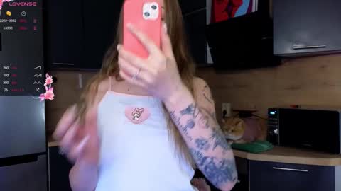 Snapshot of sandra_buika chatting on 09/16/25, 05:47 Sandra      Lillys Page    online show from 09/16/25, 05:47