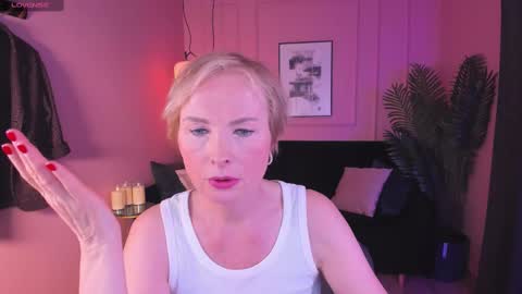 Snapshot of sandra_kind chatting on 01/26/25, 08:57 Sandra online show from 01/26/25, 08:57