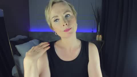 Snapshot of sandra_kind chatting on 01/27/25, 08:51 Sandra online show from 01/27/25, 08:51