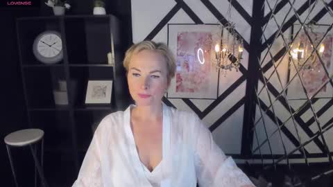 Snapshot of sandra_kind chatting on 01/28/25, 08:36 Sandra online show from 01/28/25, 08:36