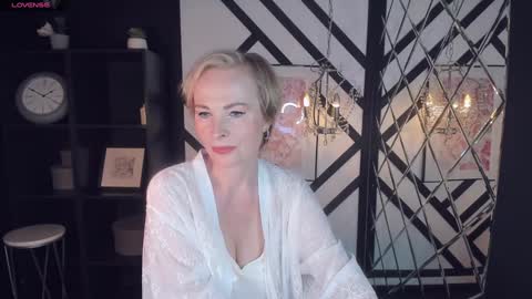 Snapshot of sandra_kind chatting on 01/31/25, 08:32 Sandra online show from 01/31/25, 08:32