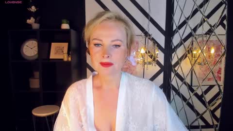Snapshot of sandra_kind chatting on 02/09/25, 05:40 Sandra online show from 02/09/25, 05:40