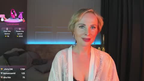 Snapshot of sandra_kind chatting on 03/01/25, 11:39 Sandra online show from 03/01/25, 11:39