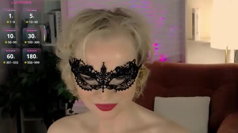Snapshot of sandra_kind chatting on 10/21/25, 06:03 Sandra online show from 10/21/25, 06:03
