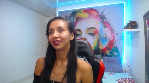 Snapshot of sandra_petite19 chatting on 03/28/26, 11:04 sandra online show from 03/28/26, 11:04
