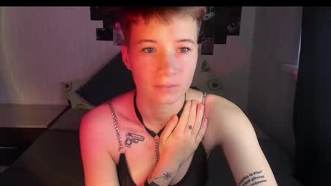 sandraa_a online show from 10/11/25, 11:53