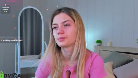 sandraa_anderson online show from 11/11/25, 12:21