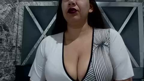 sandraclarkx69 online show from 12/30/24, 11:04