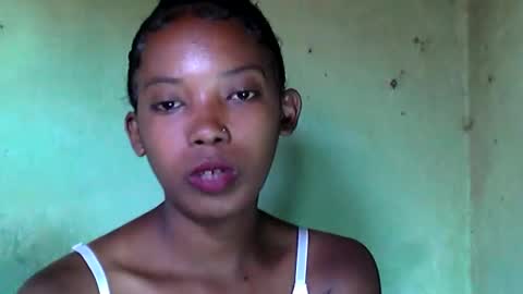 sandrine718 online show from 02/12/26, 05:57