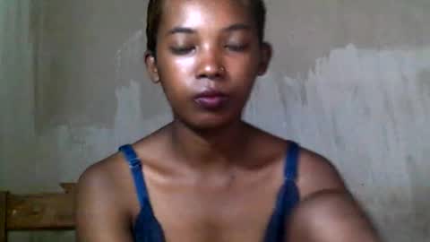 Snapshot of sandrine718 chatting on 03/19/26, 06:50 sandrine718 online show from 03/19/26, 06:50