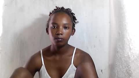 Snapshot of sandrine718 chatting on 03/27/26, 08:26 sandrine718 online show from 03/27/26, 08:26