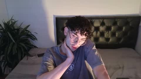 Snapshot of sandro_vitali chatting on 10/17/25, 06:38 sandro_vitali online show from 10/17/25, 06:38