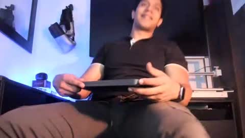 Snapshot of sandrolatino chatting on 06/22/26, 01:51 sandrolatino online show from 06/22/26, 01:51