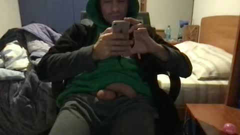 Snapshot of sandropertoni chatting on 12/22/24, 09:31 lucas online show from 12/22/24, 09:31