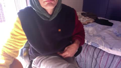 Snapshot of sandropertoni chatting on 12/14/25, 12:21 lucas online show from 12/14/25, 12:21