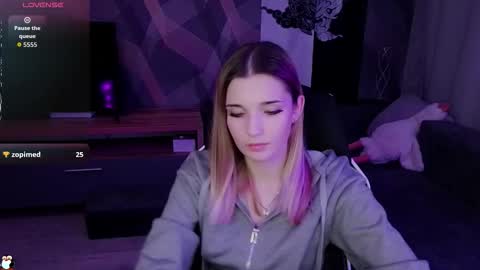 sandy_belle88 online show from 10/28/25, 07:49