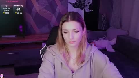 sandy_belle88 online show from 11/18/25, 07:29