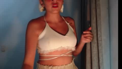 Snapshot of sandy_straw chatting on 09/28/25, 01:55 sandy_straw online show from 09/28/25, 01:55