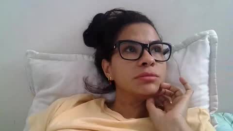 sandycrus112021 online show from 02/24/25, 04:04