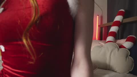 Snapshot of sandymiracle chatting on 12/25/24, 10:05 Sandy online show from 12/25/24, 10:05