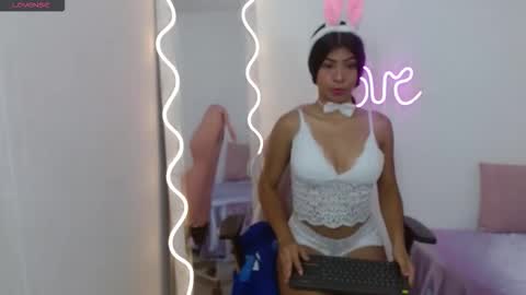 sandyy_tay online show from 10/23/25, 11:42