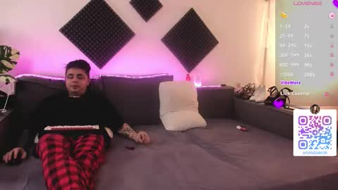 Snapshot of sansa_mur chatting on 03/16/26, 08:02 Sansa and Alex online show from 03/16/26, 08:02