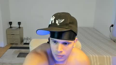 Snapshot of sant_wahlberg chatting on 05/15/26, 11:12 Sant online show from 05/15/26, 11:12
