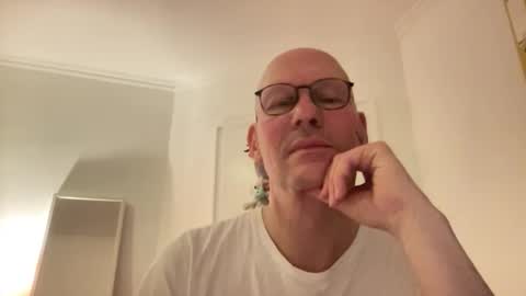 Snapshot of santaclausonice chatting on 11/20/25, 12:22 santaclausonice online show from 11/20/25, 12:22