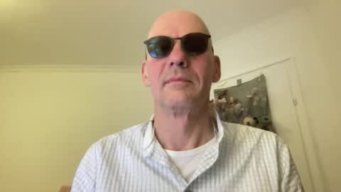 Snapshot of santaclausonice chatting on 11/21/25, 10:41 santaclausonice online show from 11/21/25, 10:41