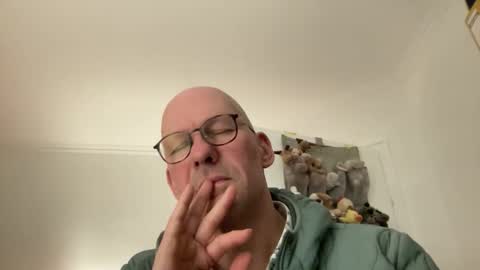 Snapshot of santaclausonice chatting on 12/01/25, 10:26 santaclausonice online show from 12/01/25, 10:26