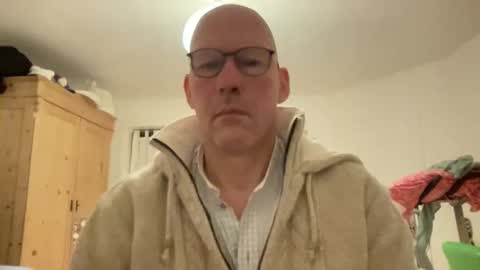 Snapshot of santaclausonice chatting on 12/14/25, 07:36 santaclausonice online show from 12/14/25, 07:36