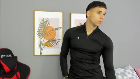 Snapshot of santana_maximo chatting on 05/25/26, 12:44 Maximo Santana online show from 05/25/26, 12:44