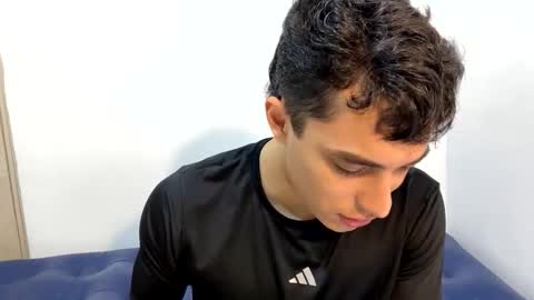 Snapshot of santi36rt chatting on 04/20/26, 12:35 santi36rt online show from 04/20/26, 12:35