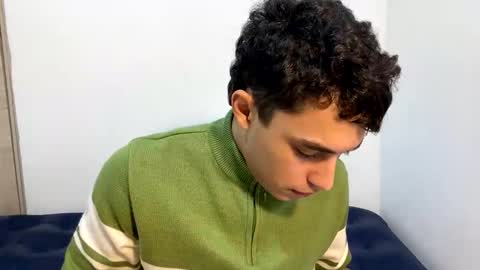 Snapshot of santi36rt chatting on 04/23/26, 02:24 santi36rt online show from 04/23/26, 02:24