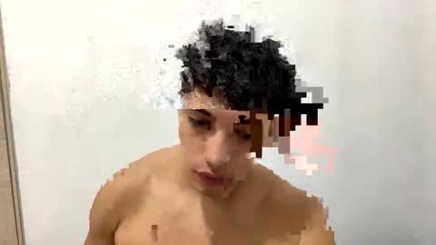Snapshot of santi36rt chatting on 06/03/26, 02:25 santi36rt online show from 06/03/26, 02:25