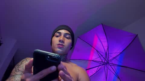 Snapshot of santi__ferrer chatting on 12/03/25, 01:57 Santi Ferrer online show from 12/03/25, 01:57