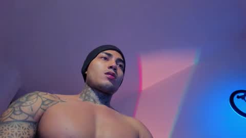 Snapshot of santi__ferrer chatting on 12/14/25, 08:02 Santi Ferrer online show from 12/14/25, 08:02